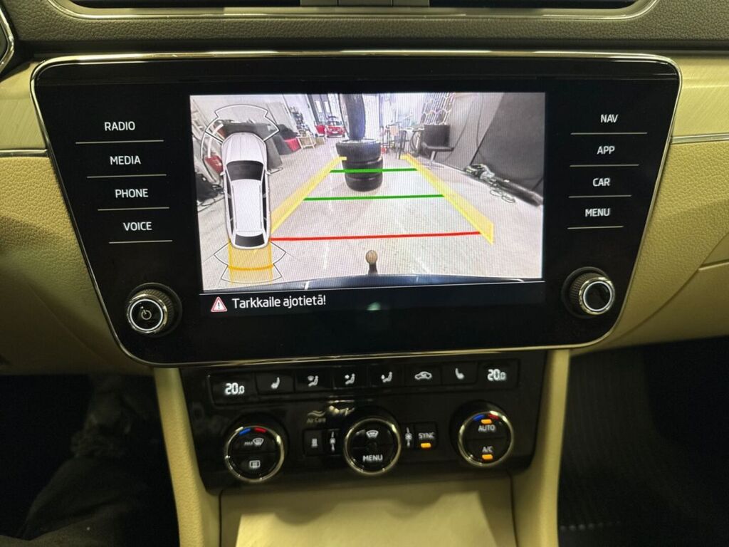 Skoda Superb 2022 Sininen