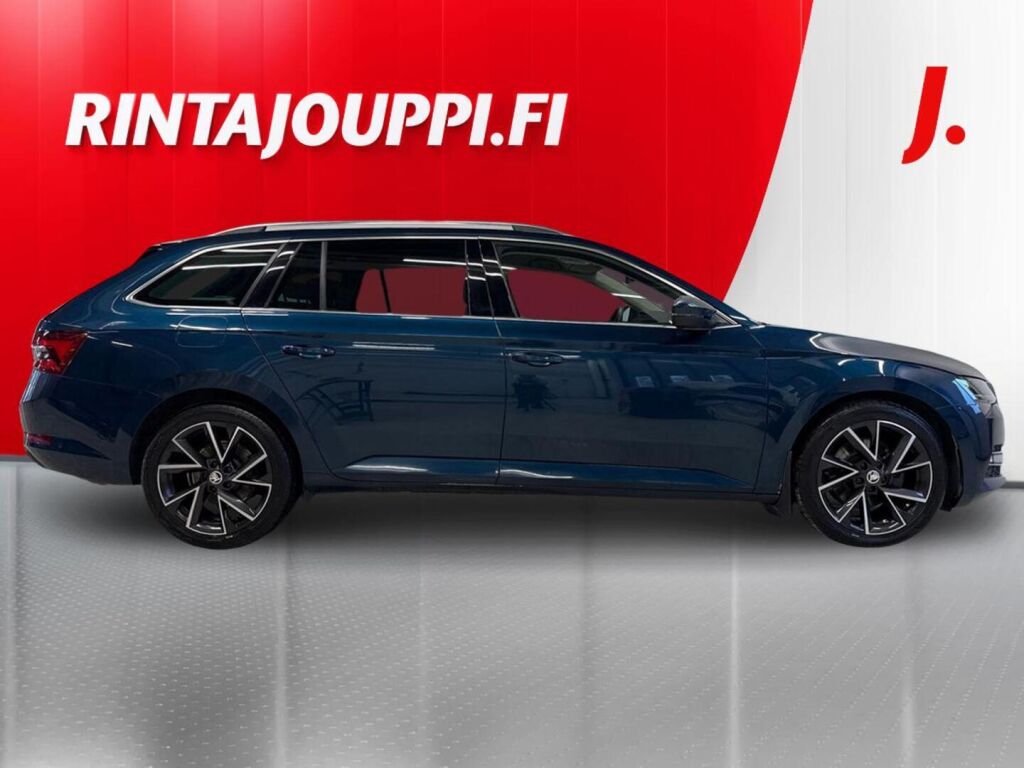 Skoda Superb 2022 Sininen