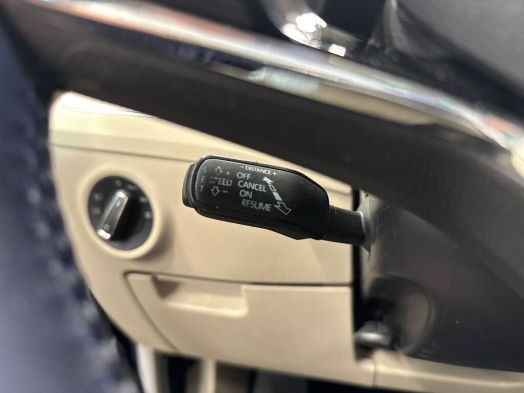 Skoda Superb 2022 Sininen