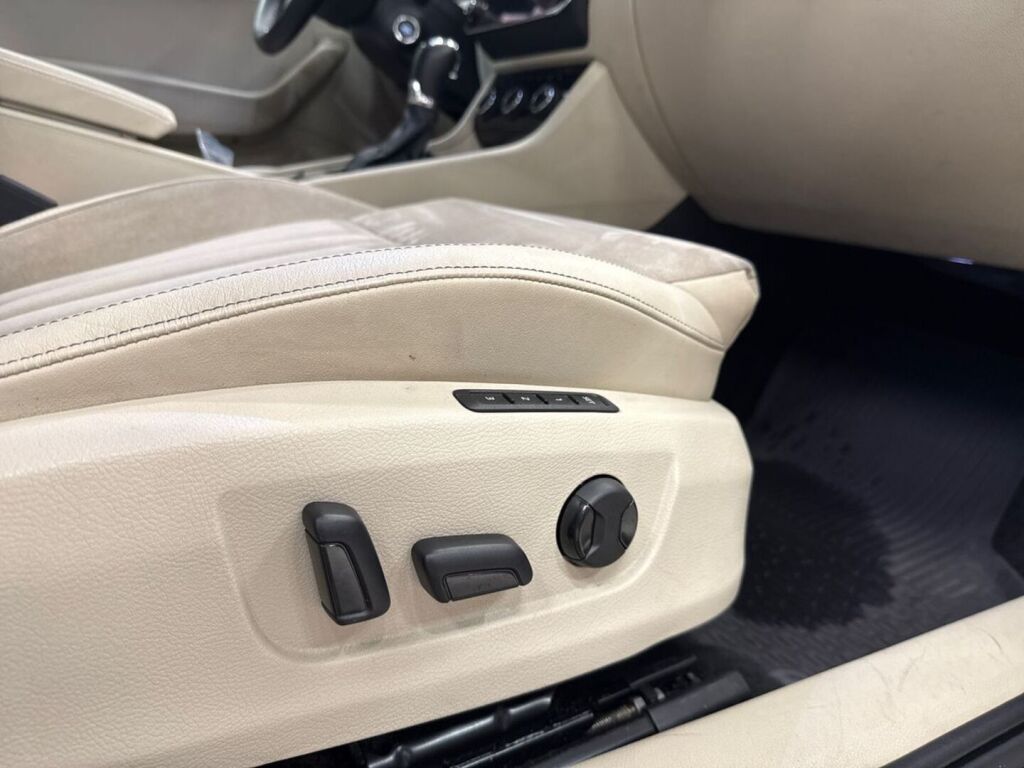 Skoda Superb 2022 Sininen