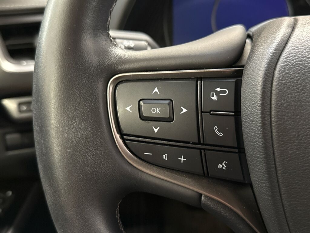 Lexus UX 2022 Valkoinen