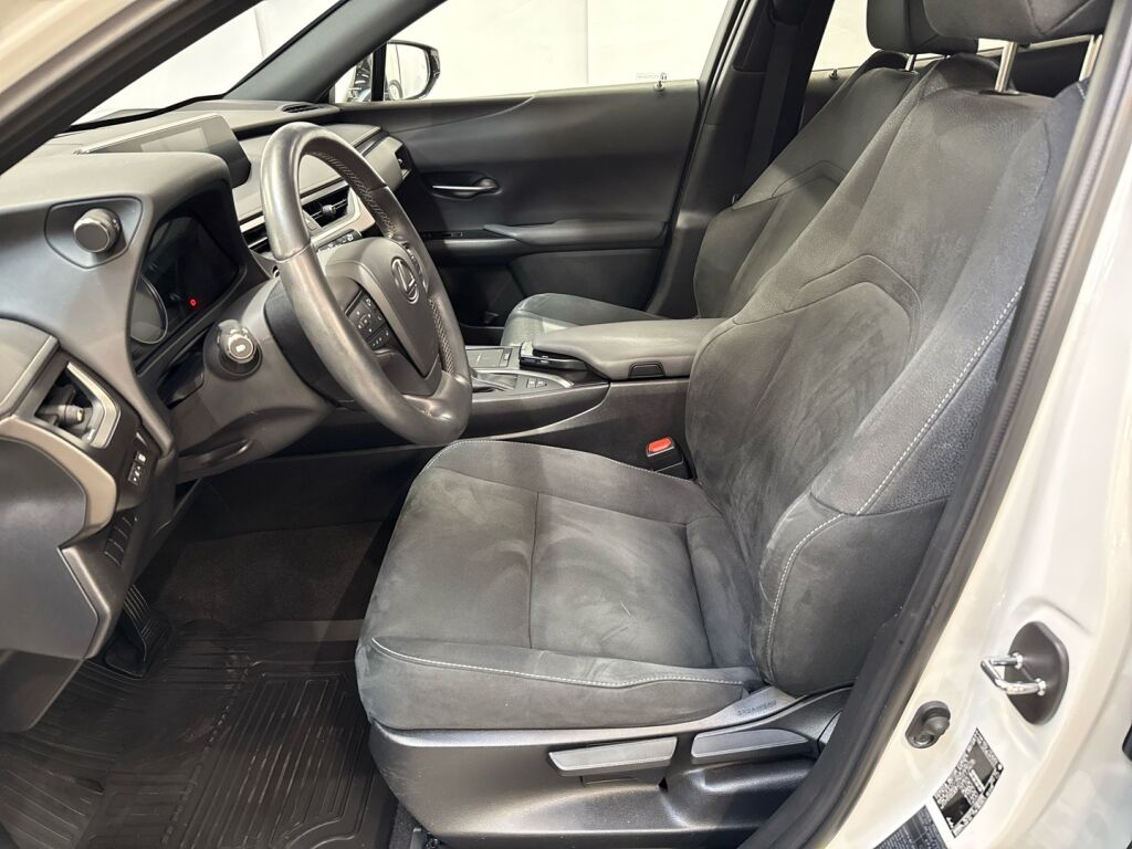 Lexus UX 2022 Valkoinen