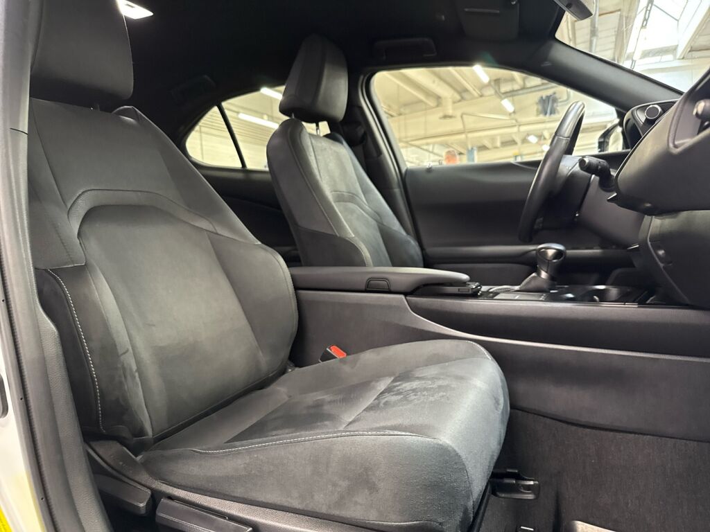 Lexus UX 2022 Valkoinen