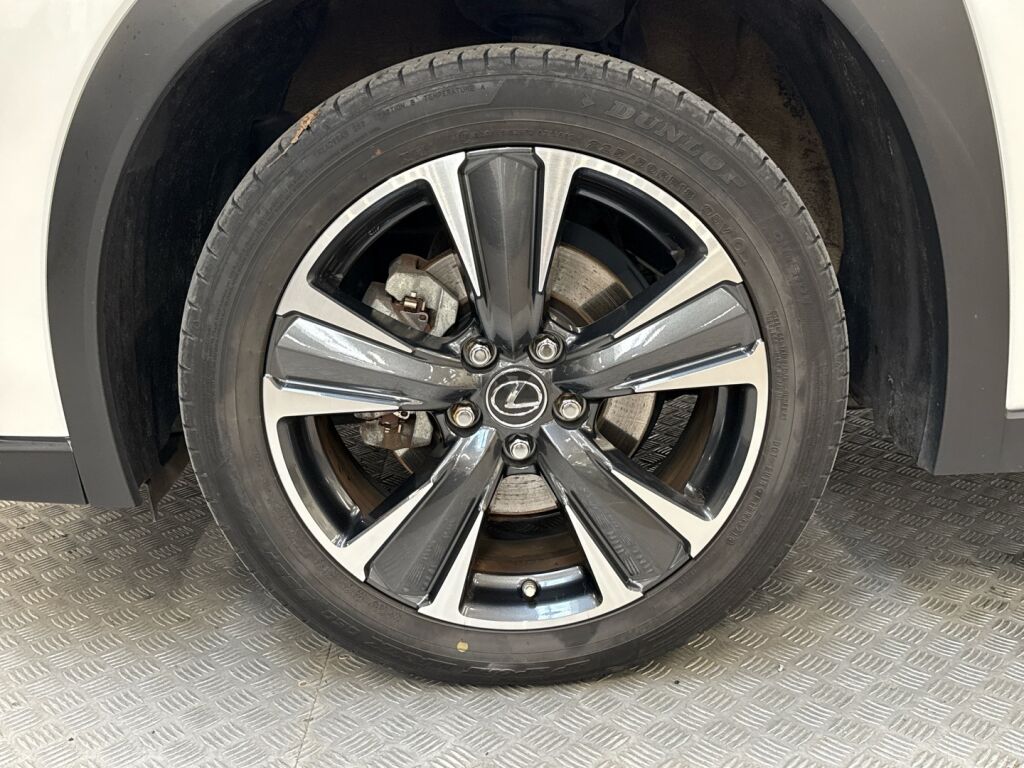 Lexus UX 2022 Valkoinen