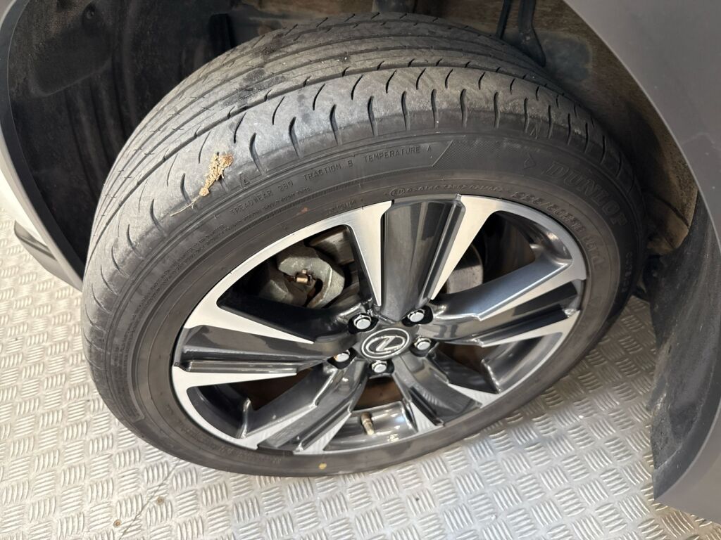 Lexus UX 2022 Valkoinen