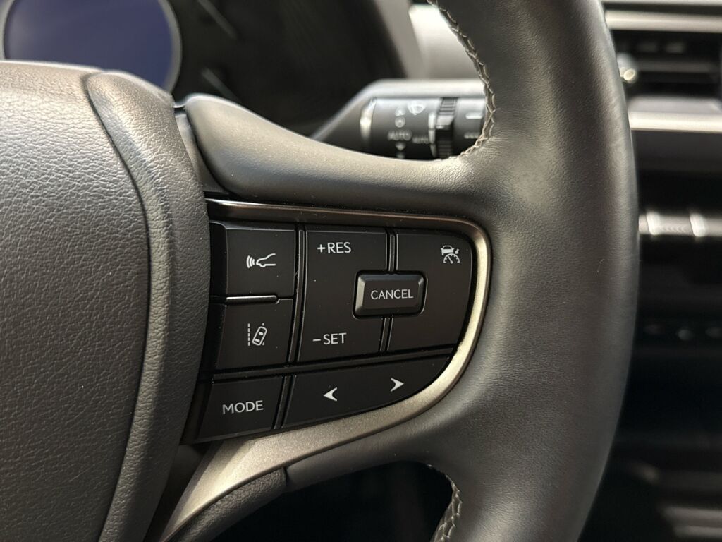 Lexus UX 2022 Valkoinen