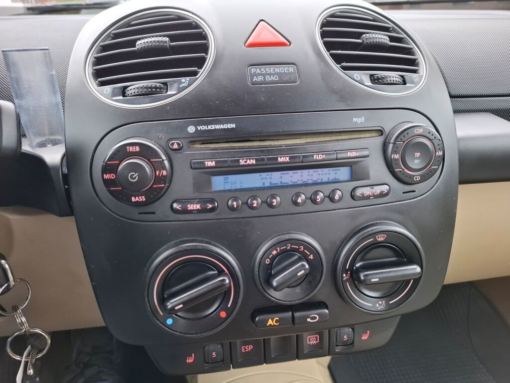 Volkswagen New Beetle 2007 Sininen