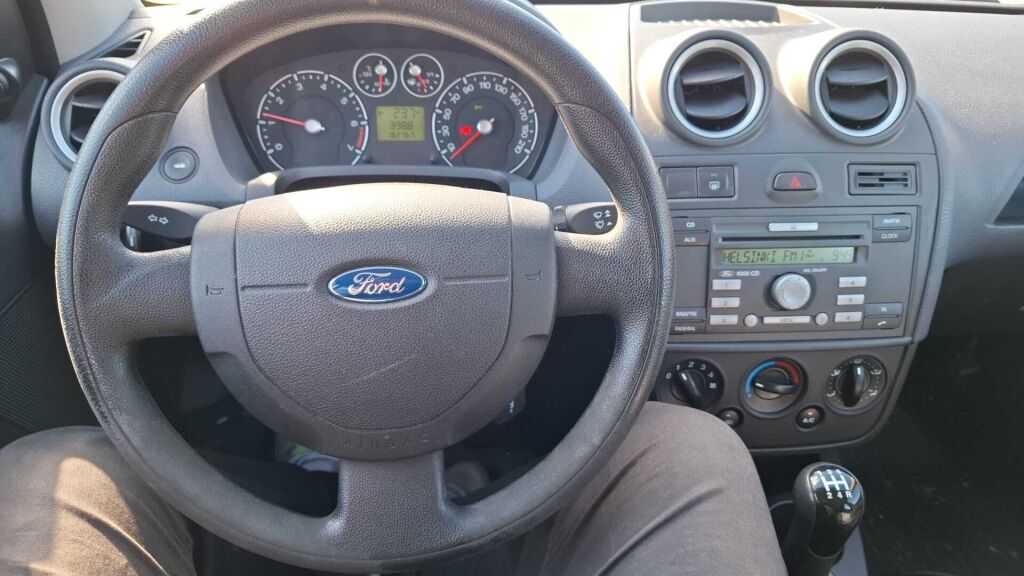 Ford Fiesta 2008 Punainen