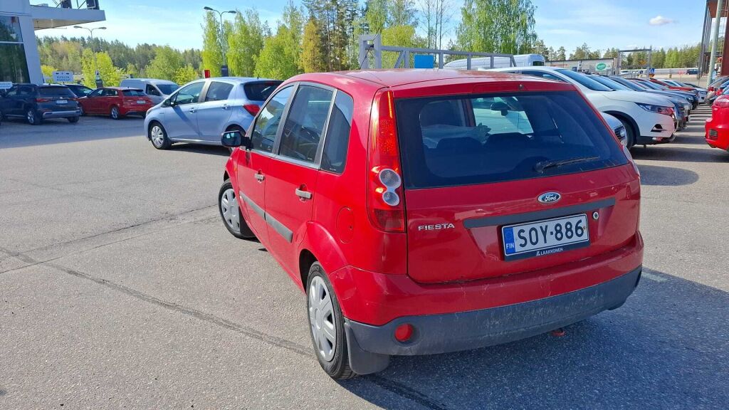Ford Fiesta 2008 Punainen