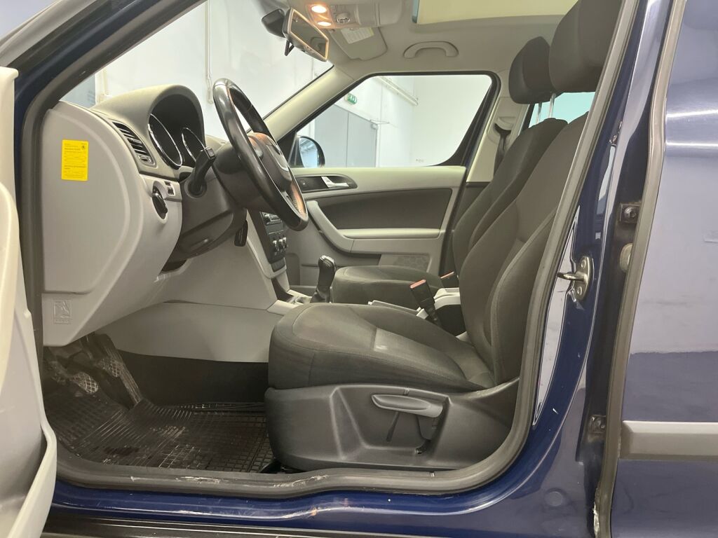 Skoda Yeti 2010 Sininen