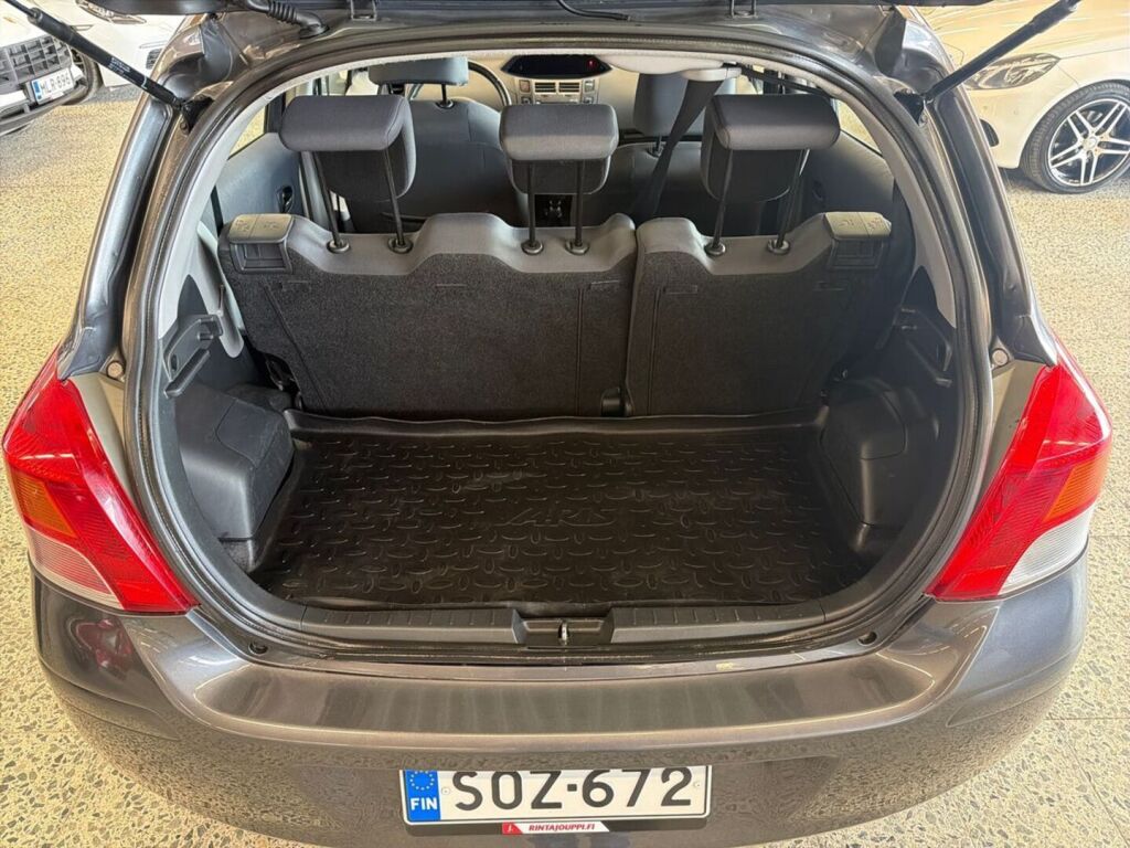 Toyota Yaris 2010 Harmaa