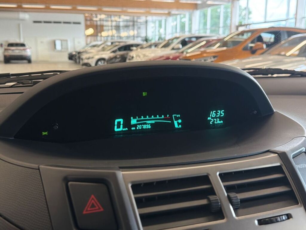 Toyota Yaris 2010 Harmaa
