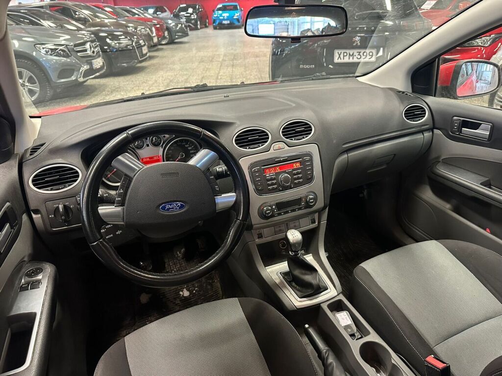 Ford Focus 2010 Punainen