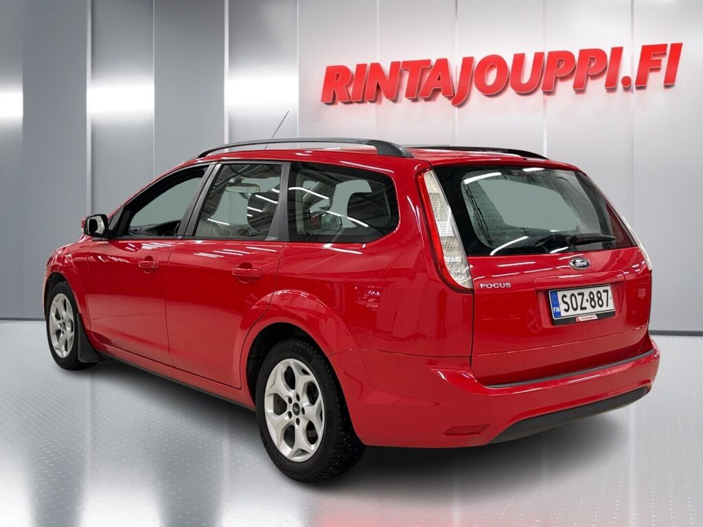 Ford Focus 2010 Punainen
