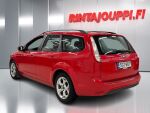Ford Focus 2010 Punainen