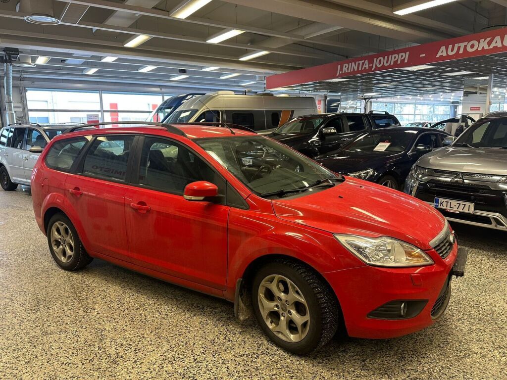 Ford Focus 2010 Punainen