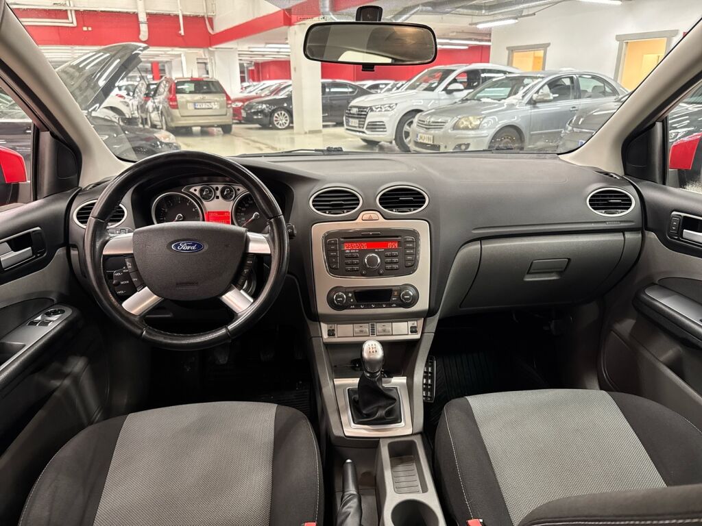 Ford Focus 2010 Punainen