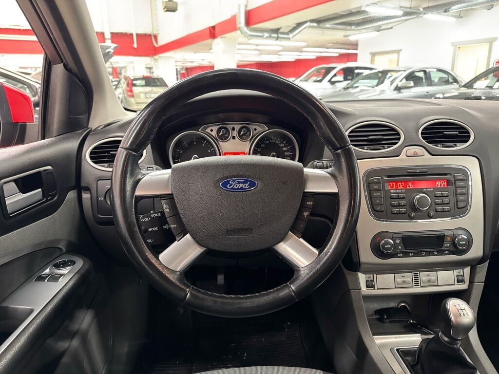 Ford Focus 2010 Punainen