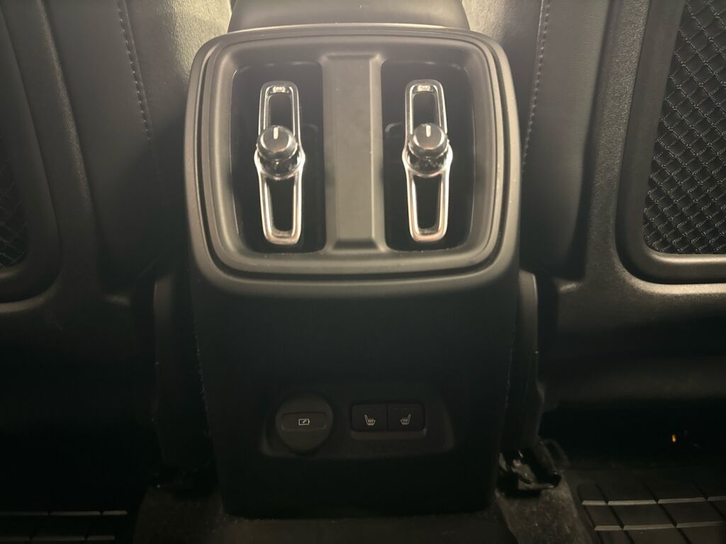 Volvo XC40 2021 Valkoinen