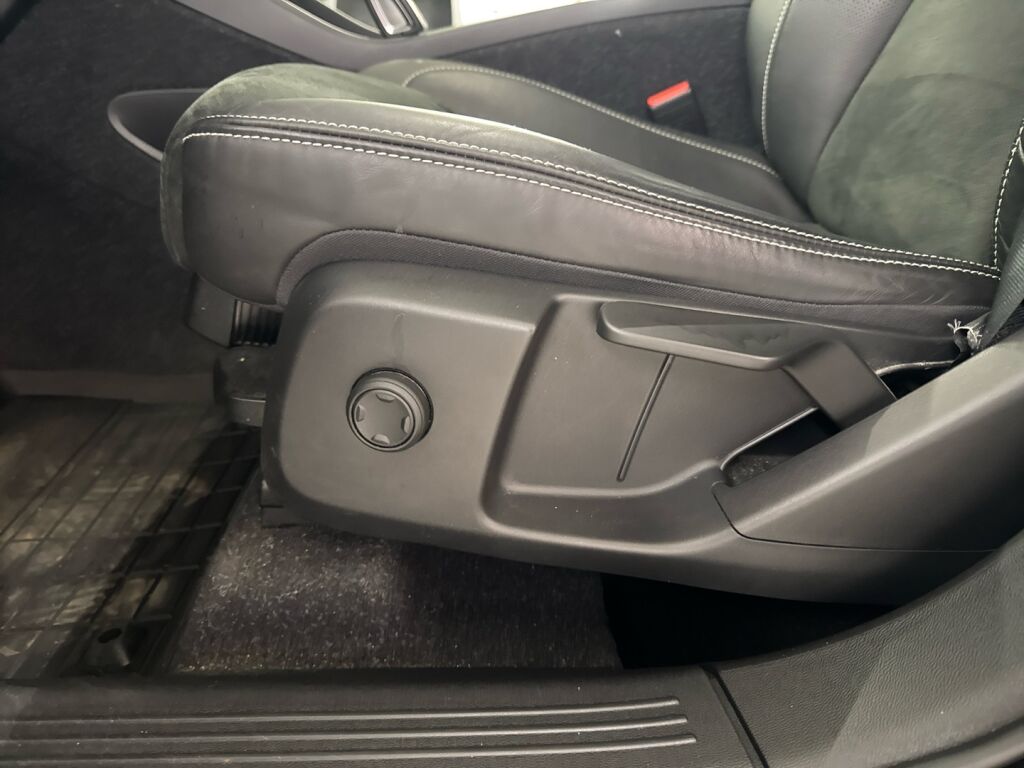 Volvo XC40 2021 Valkoinen