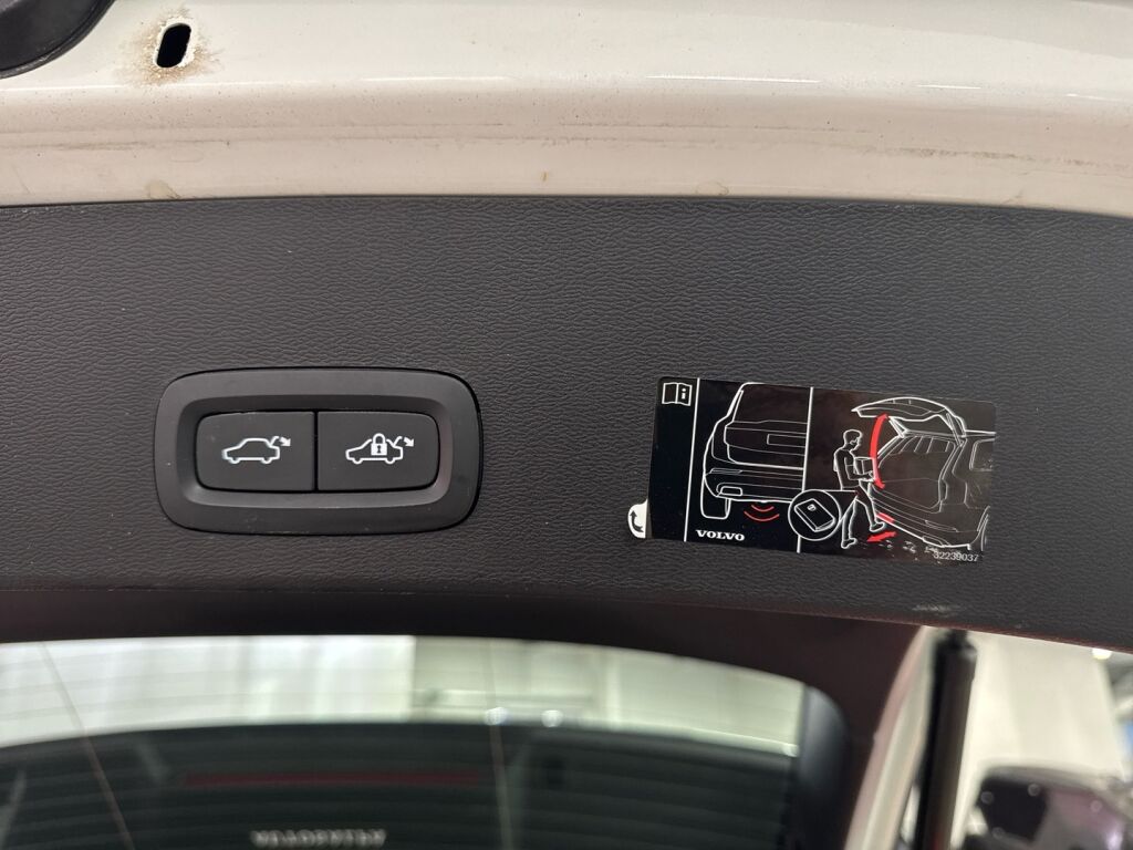 Volvo XC40 2021 Valkoinen