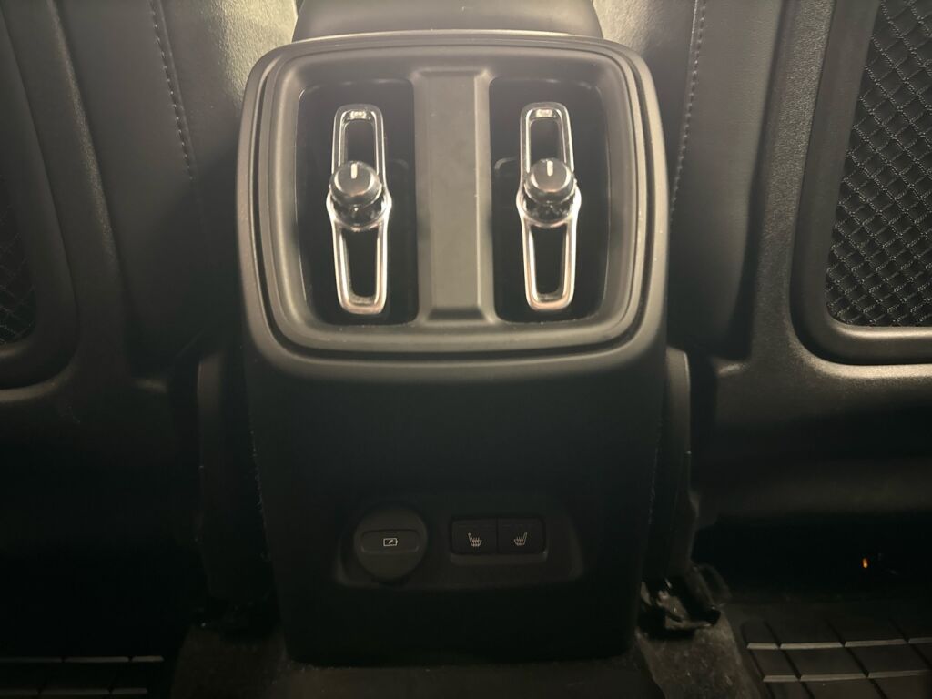 Volvo XC40 2021 Valkoinen