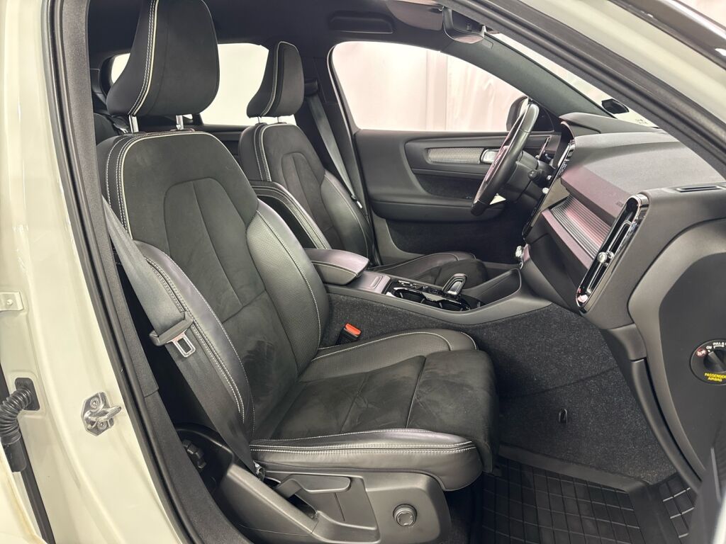 Volvo XC40 2021 Valkoinen