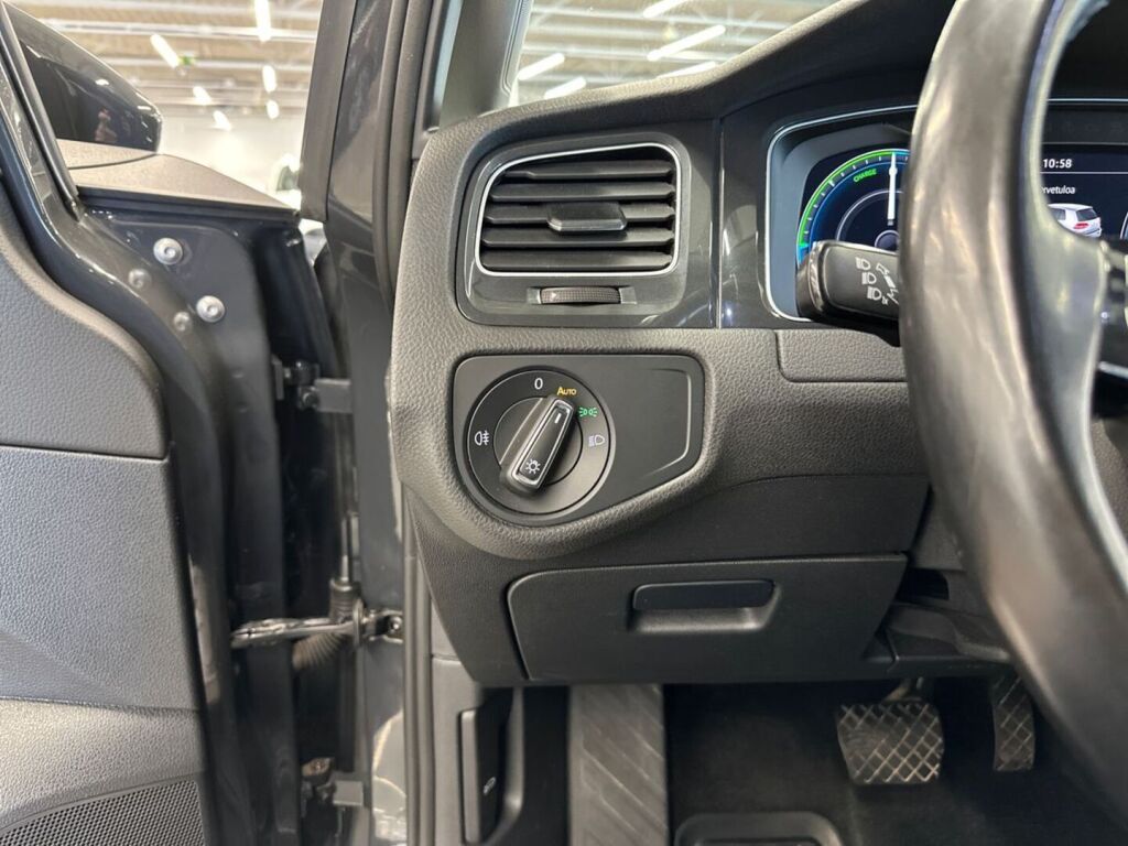 Volkswagen Golf 2020 Harmaa
