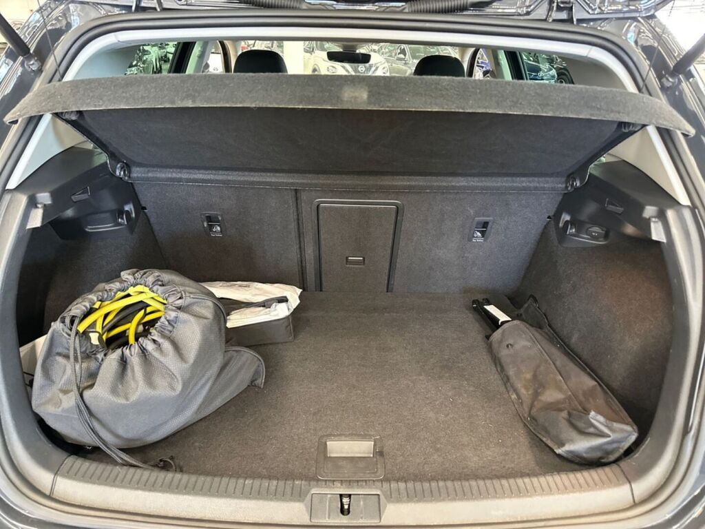 Volkswagen Golf 2020 Harmaa