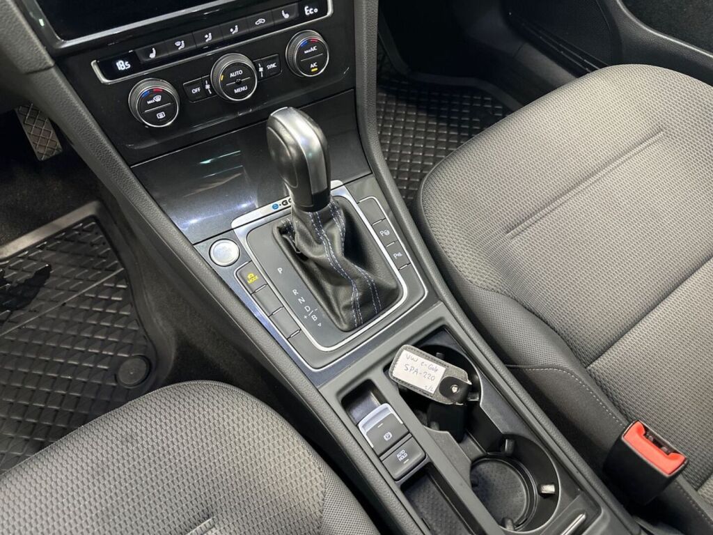 Volkswagen Golf 2020 Harmaa