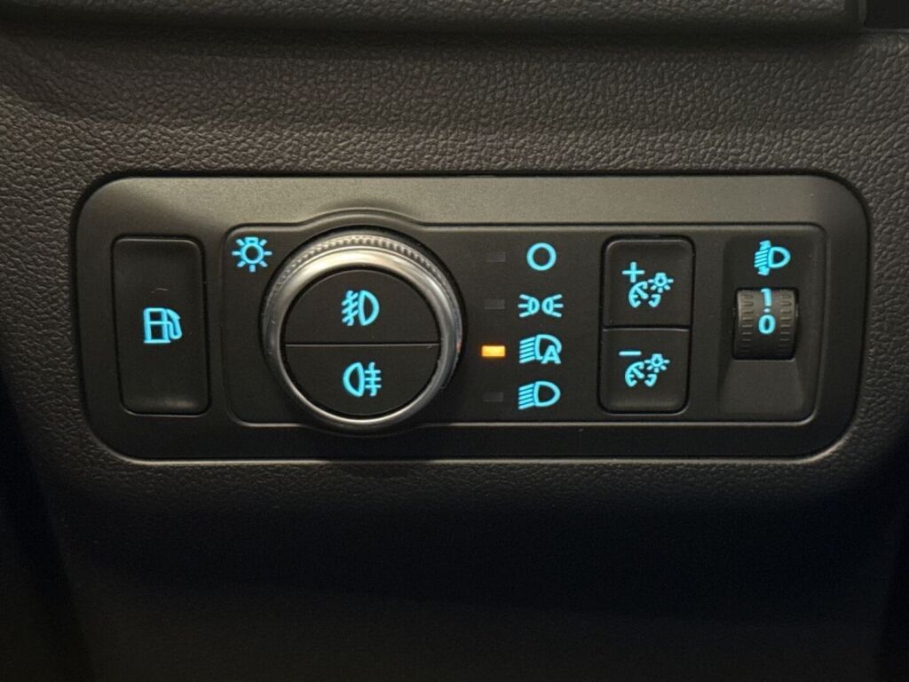 Ford Kuga 2021 Sininen