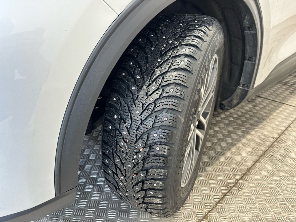 Ford Kuga 2021 Harmaa