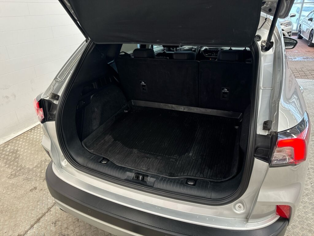 Ford Kuga 2021 Harmaa