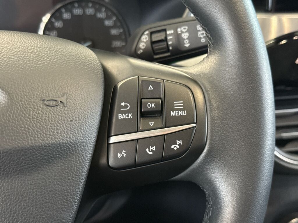 Ford Kuga 2021 Sininen