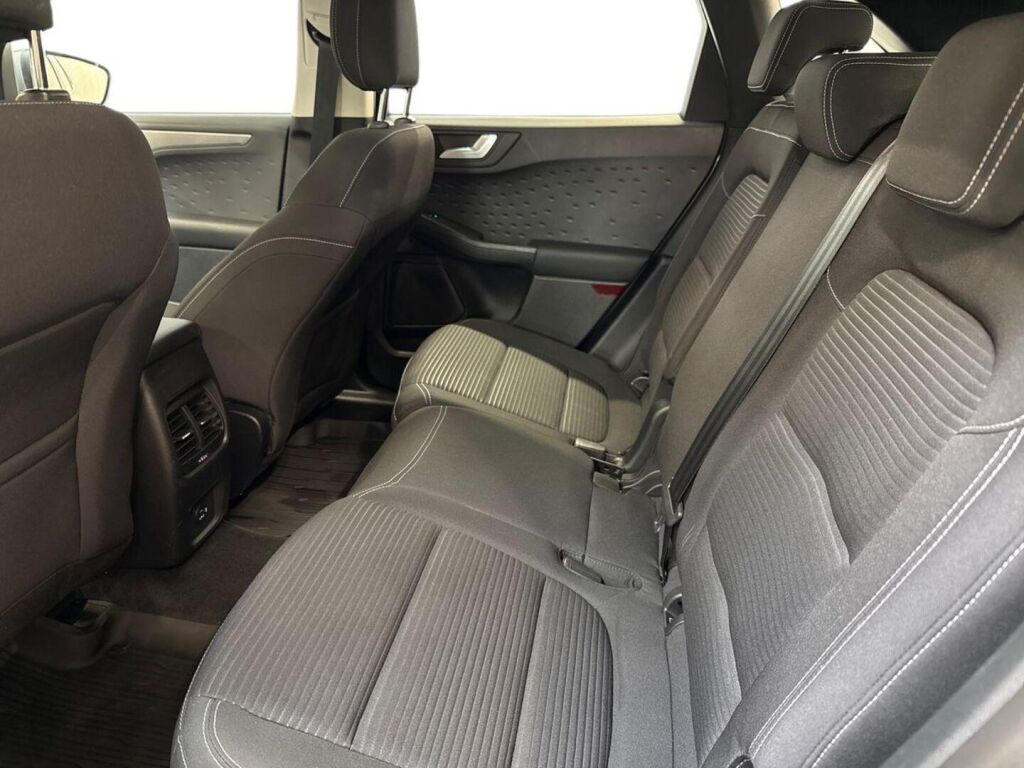 Ford Kuga 2021 Harmaa