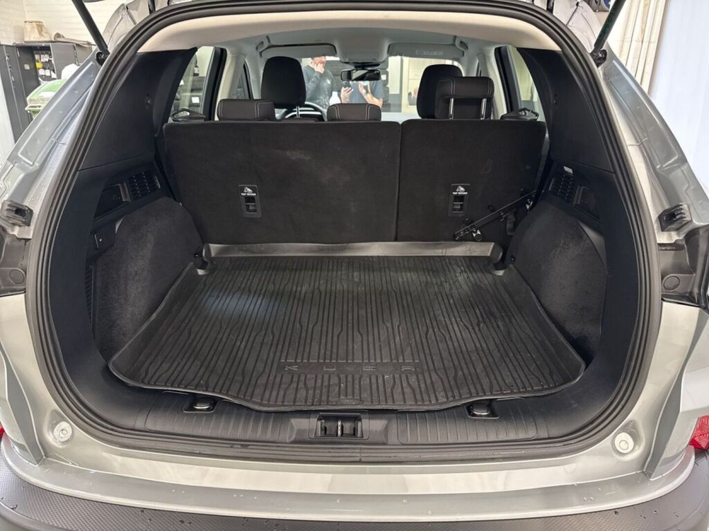 Ford Kuga 2021 Harmaa