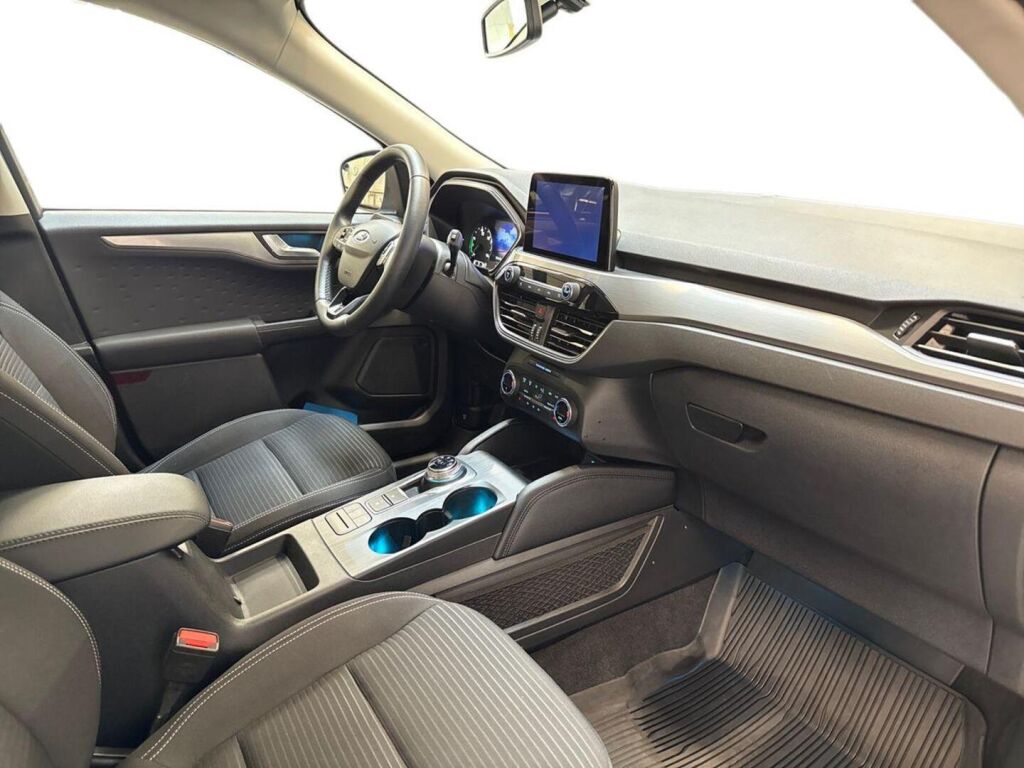 Ford Kuga 2021 Harmaa