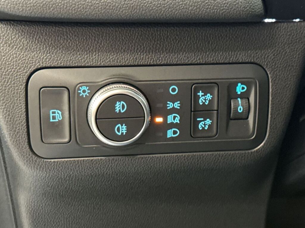 Ford Kuga 2021 Harmaa
