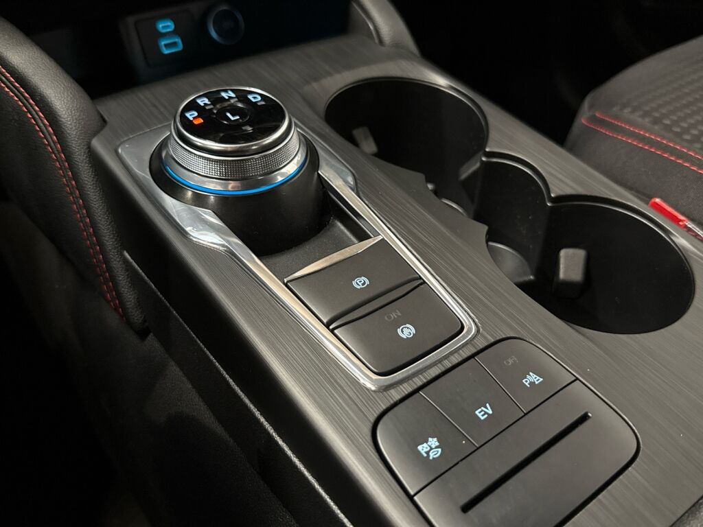 Ford Kuga 2020 Oranssi