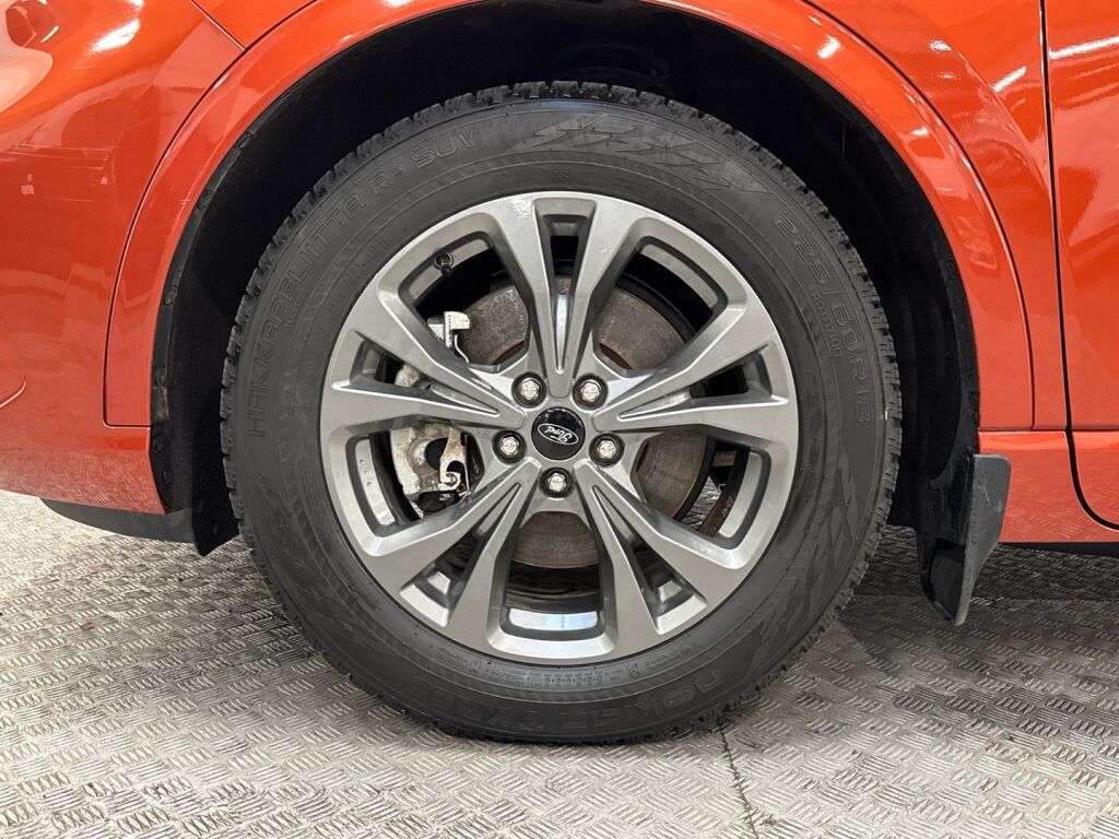 Ford Kuga 2020 Oranssi