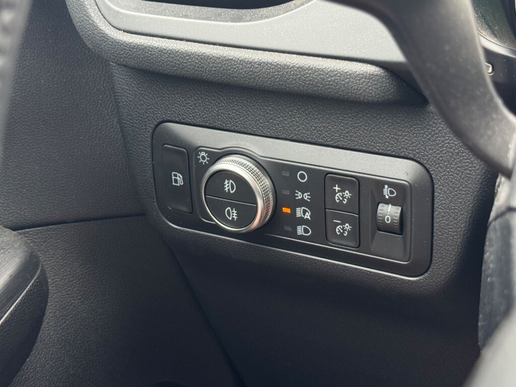 Ford Kuga 2021 Harmaa