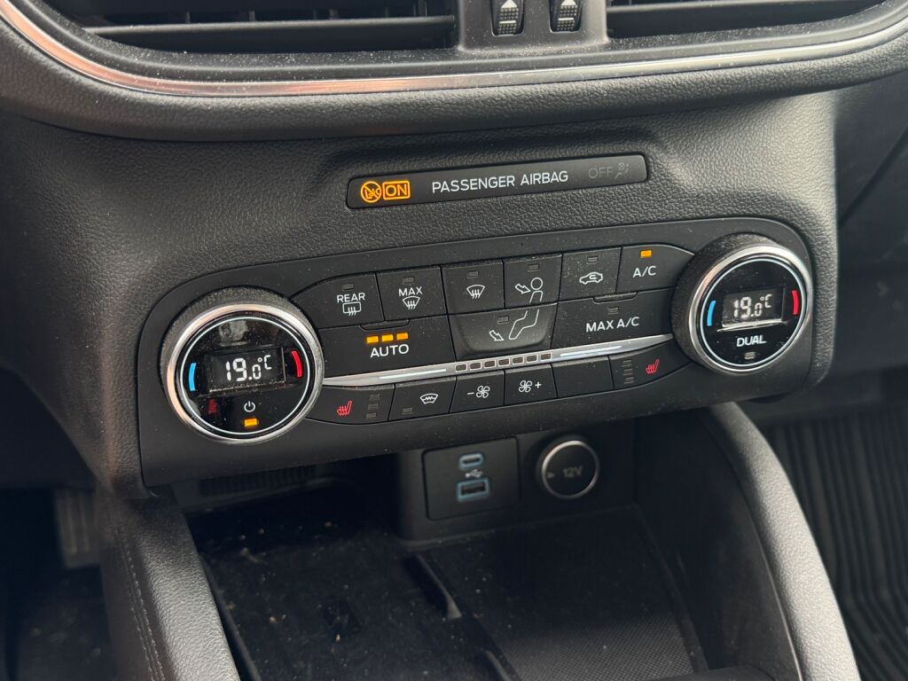 Ford Kuga 2021 Harmaa