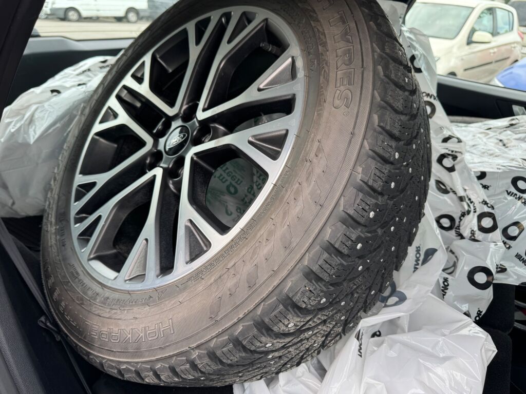 Ford Kuga 2021 Harmaa