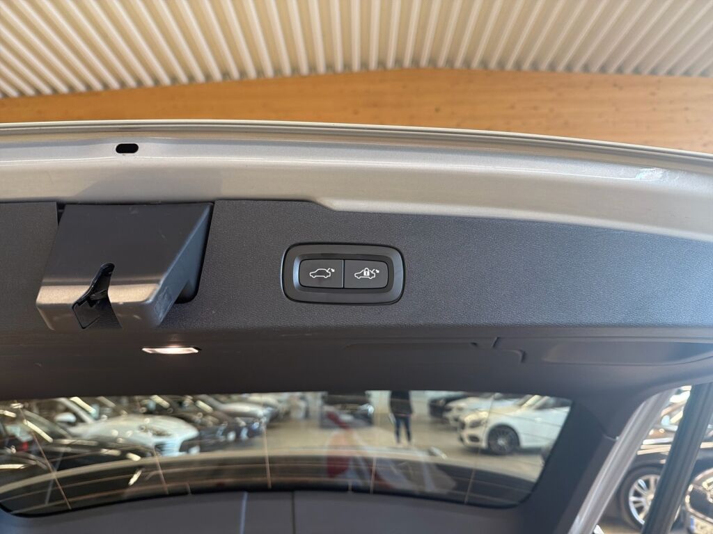 Volvo V60 2023 Harmaa