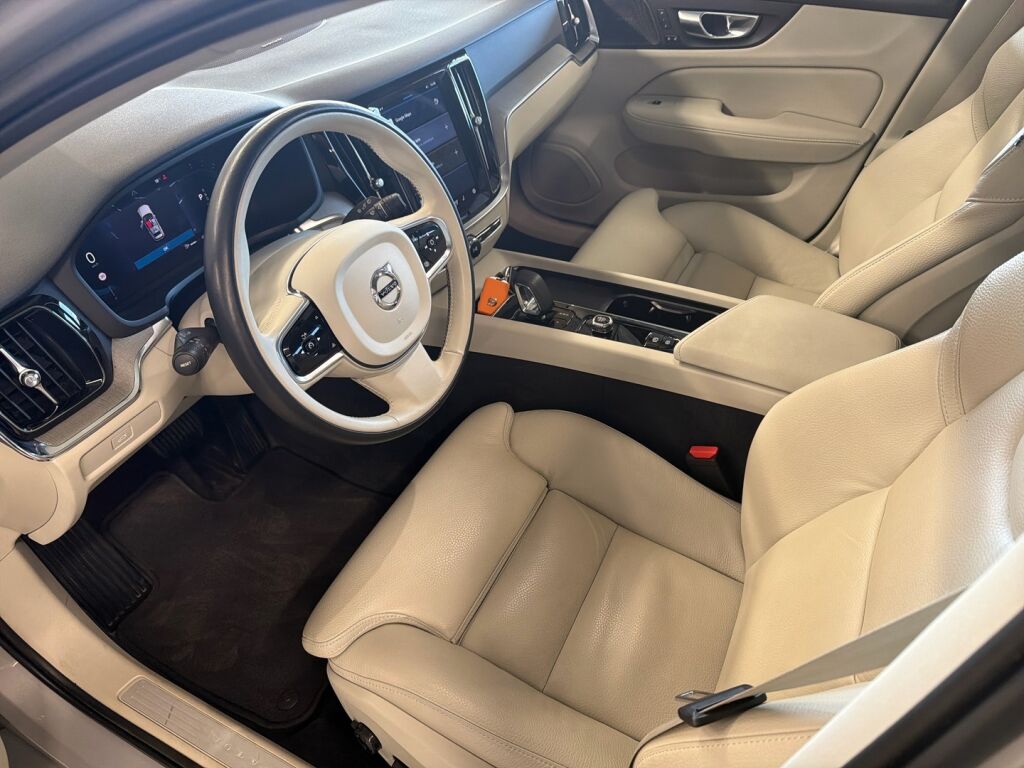 Volvo V60 2023 Harmaa