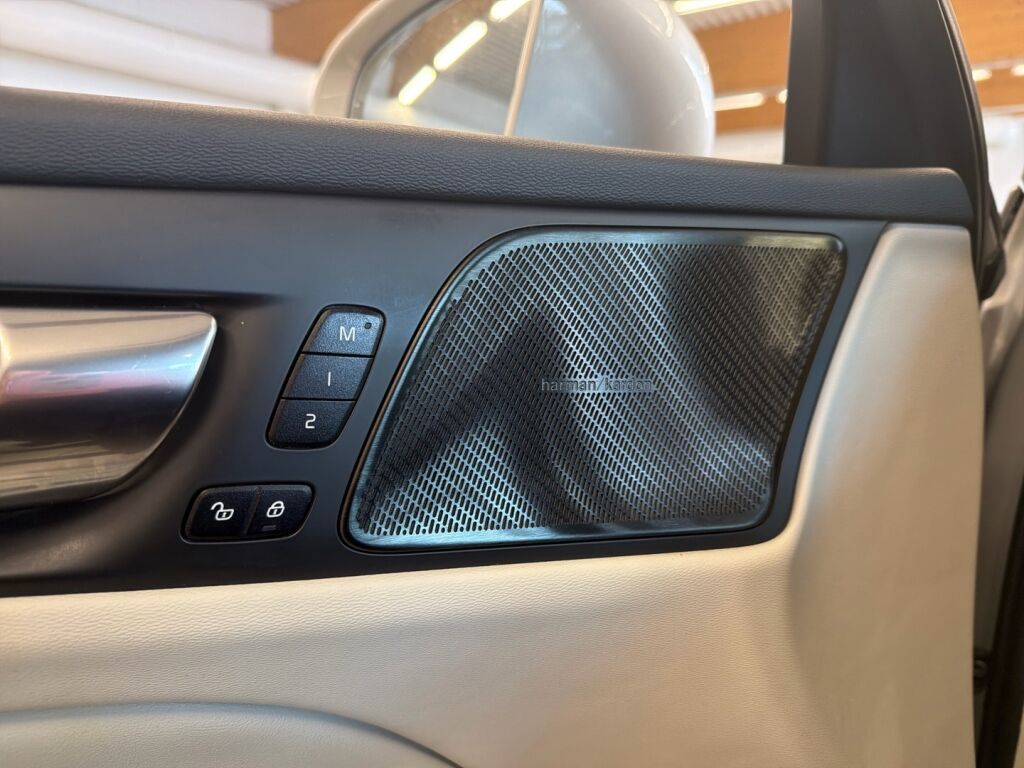 Volvo V60 2023 Harmaa