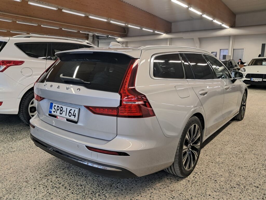Volvo V60 2023 Harmaa