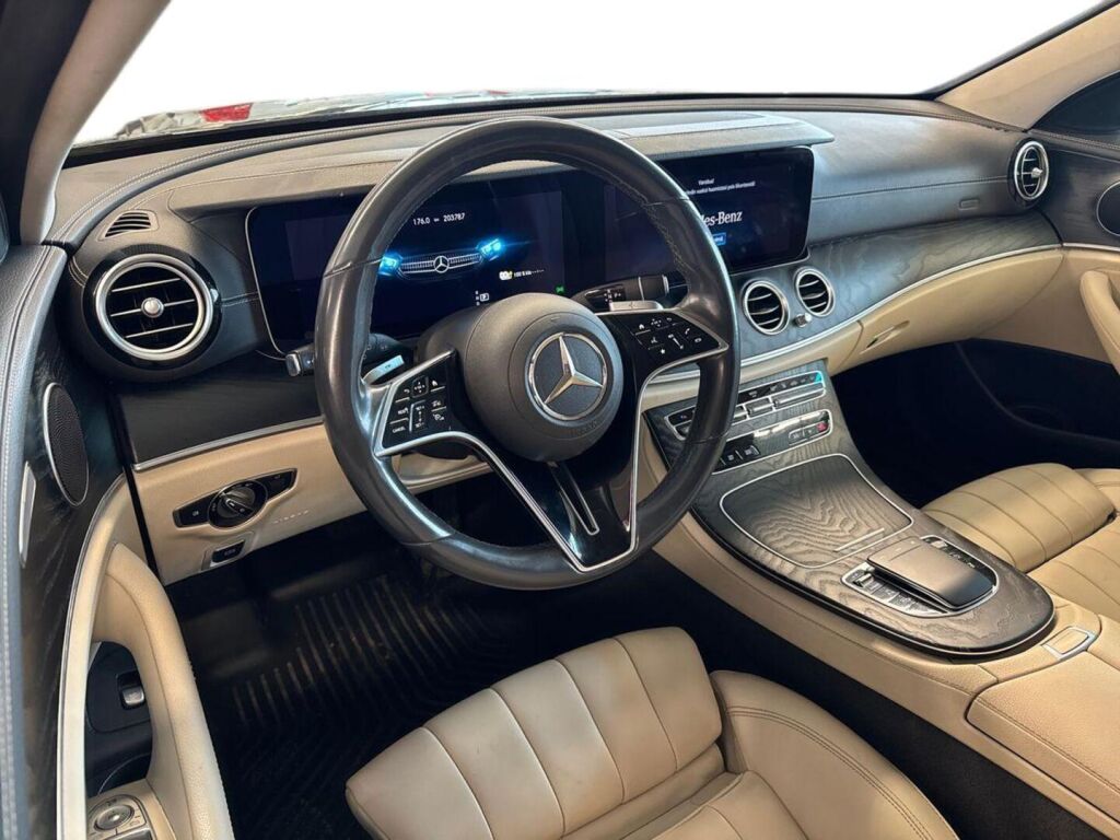 Mercedes-Benz E 2022 Musta