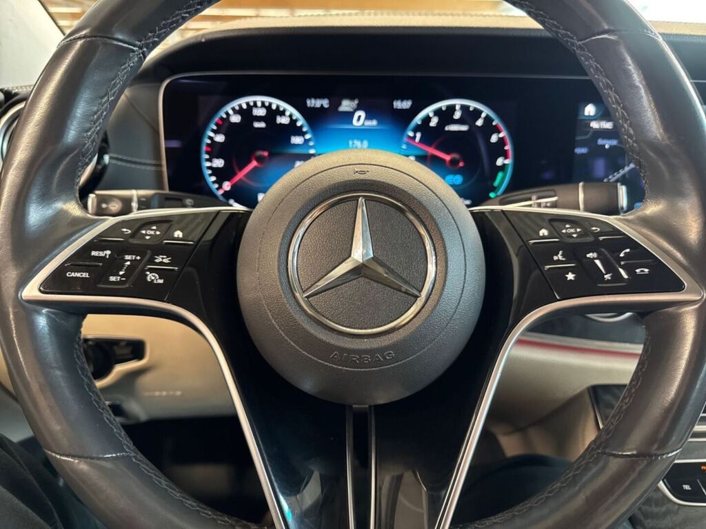 Mercedes-Benz E 2022 Musta