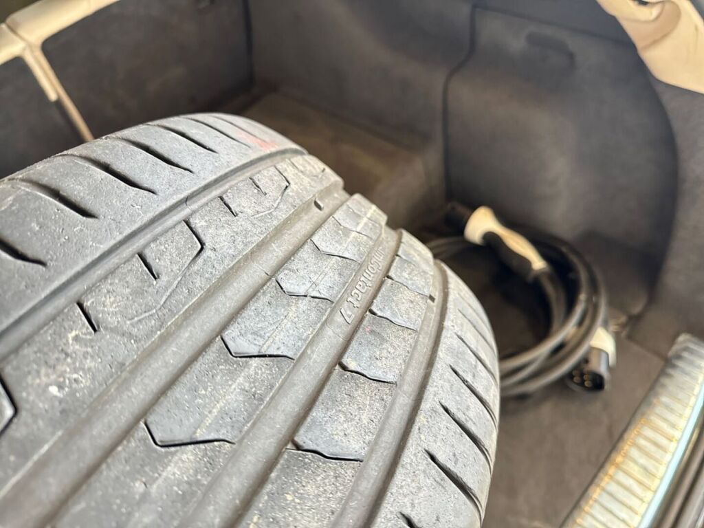 Mercedes-Benz E 2022 Musta